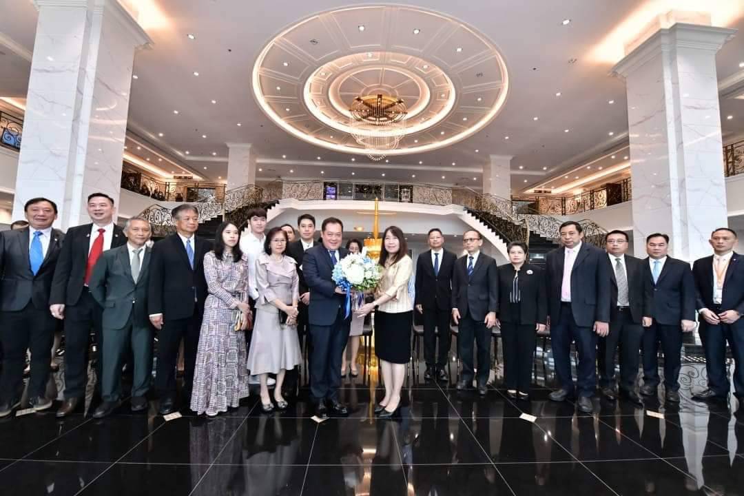 อธิบดีกรมบังคับคดี ร่วมแสดงความยินดี กับ  รัฐมนตรีว่าการกระทรวงยุติธรรม เนื่องในโอกาสเข้ารับตำแหน่งใหม่